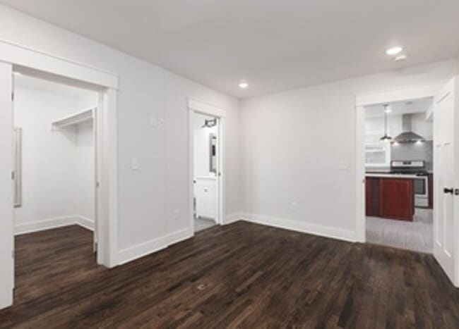 Building Photo - 1620 14th Ave N
