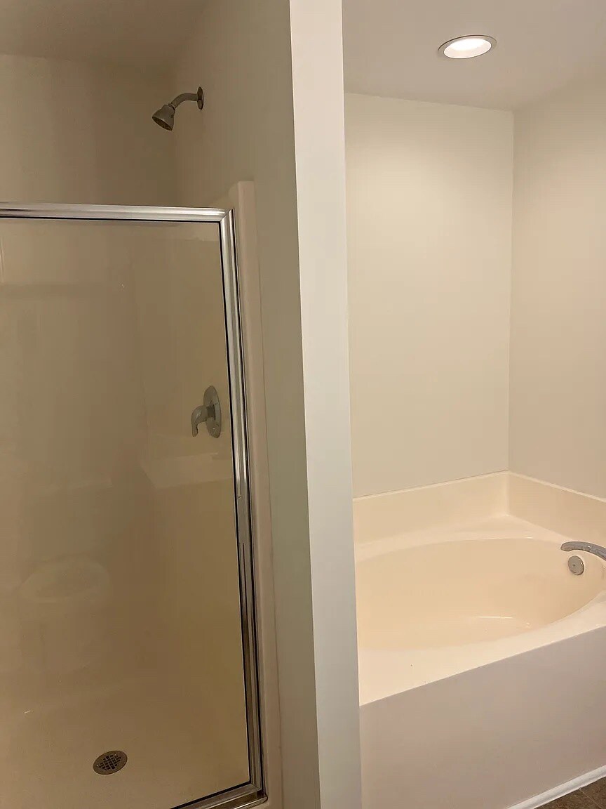 Building Photo - Room in Townhome on Dunlevy Way