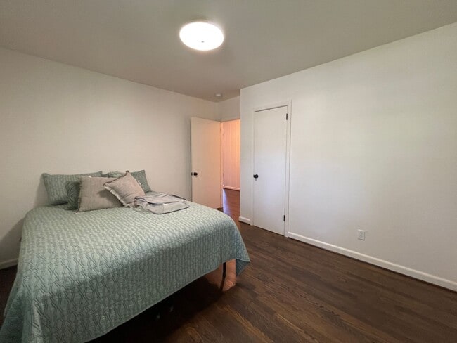 Building Photo - Beautiful Home located on .53 Wooded Corner Lot.