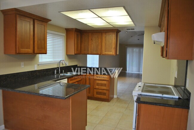 Building Photo - House for Rent in Antelope!