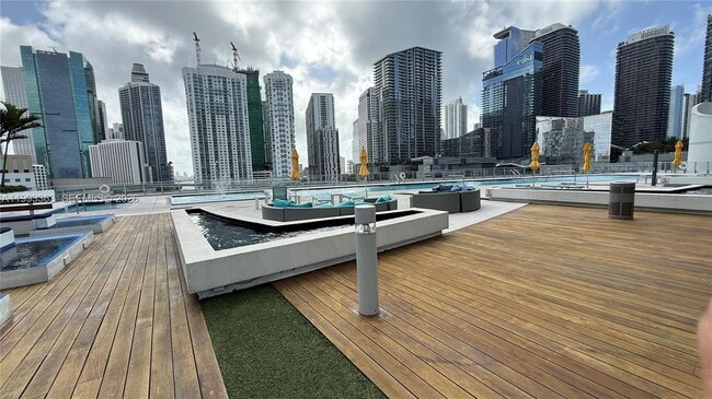 Building Photo - 92 SW 3rd St