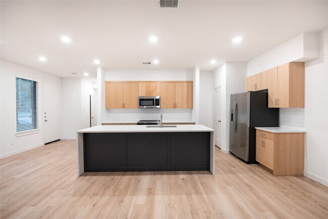 Building Photo - 2517 Appian Wy