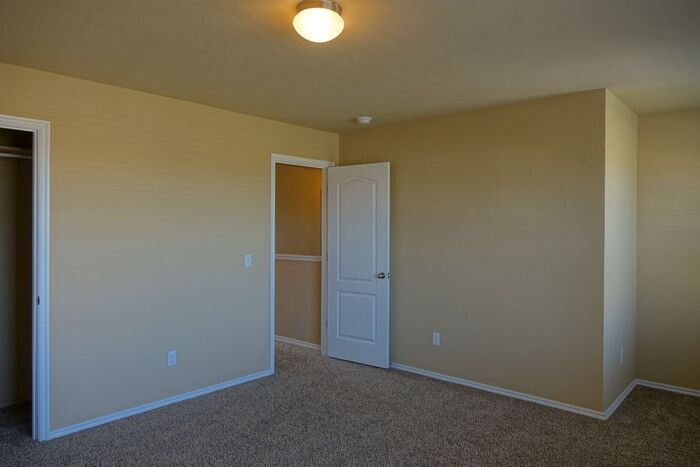 Building Photo - 7305 Prairie Twyne Dr