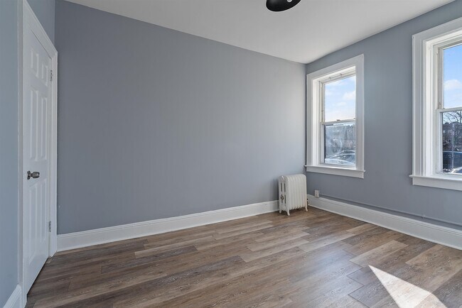 Building Photo - 6700 Park Ave