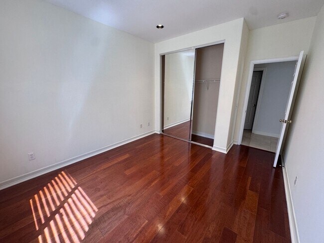 Building Photo - Stunning Home with Panoramic Views in Port...