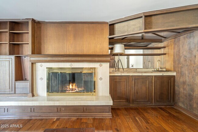 Building Photo - 5310 E Camelback Rd