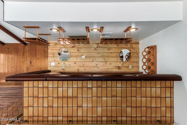 Building Photo - 3827 W Meadow Dr