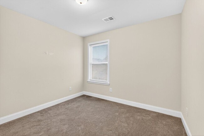 Building Photo - 4 BEDROOM SINGLE FAMILY HOME IN BRASELTON!