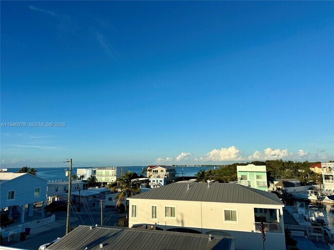 Building Photo - 1516 Aqueduct Ln