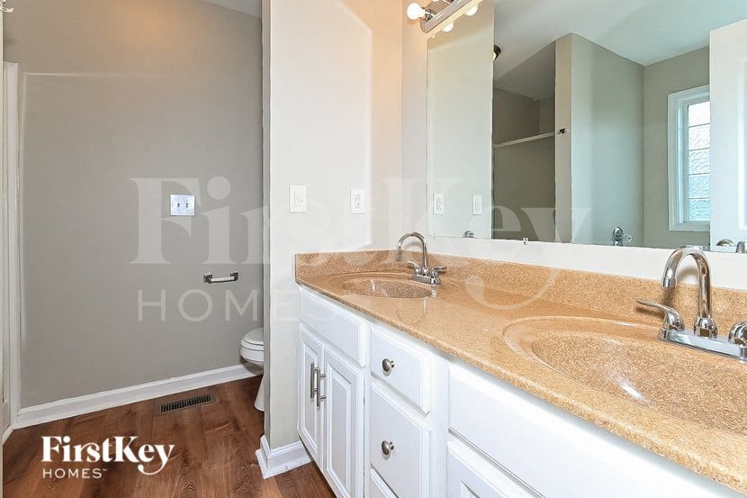 Building Photo - 3916 Justene Ct