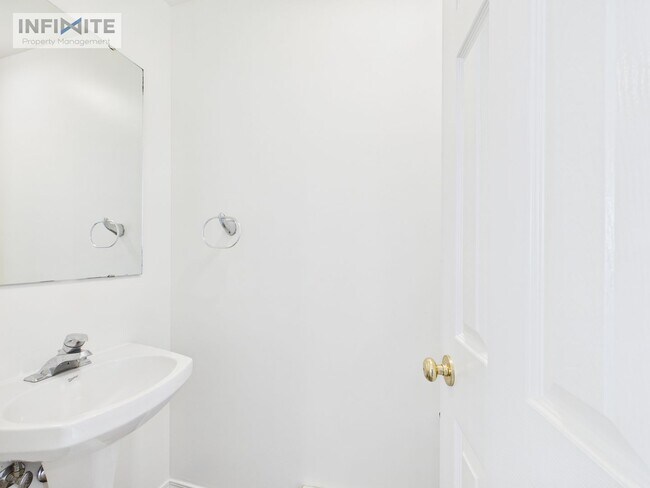 Building Photo - Refinished 3 Bedroom Off Of Durston