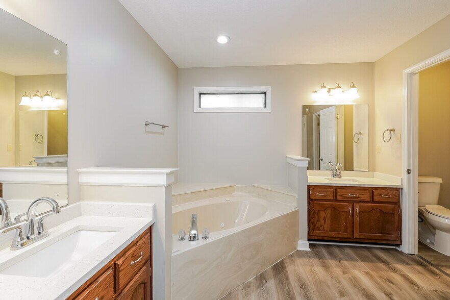 Building Photo - 488 Mysen Dr