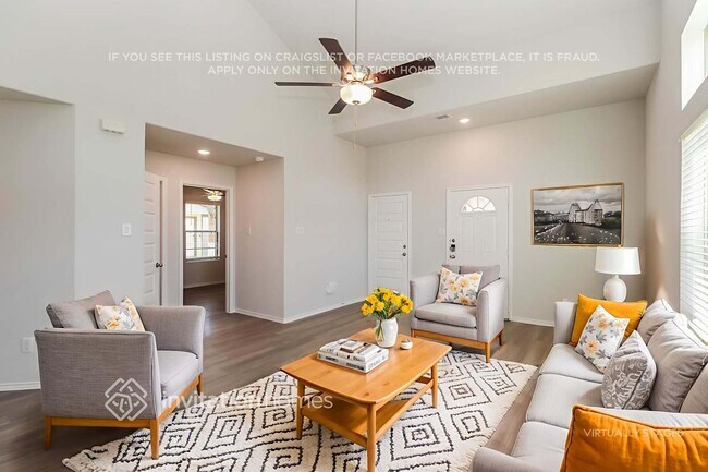 Building Photo - 5739 Daphne Dr