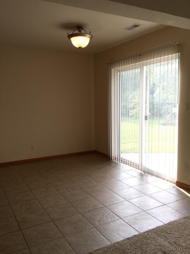 Building Photo - 5520-22 Hunley Ct.