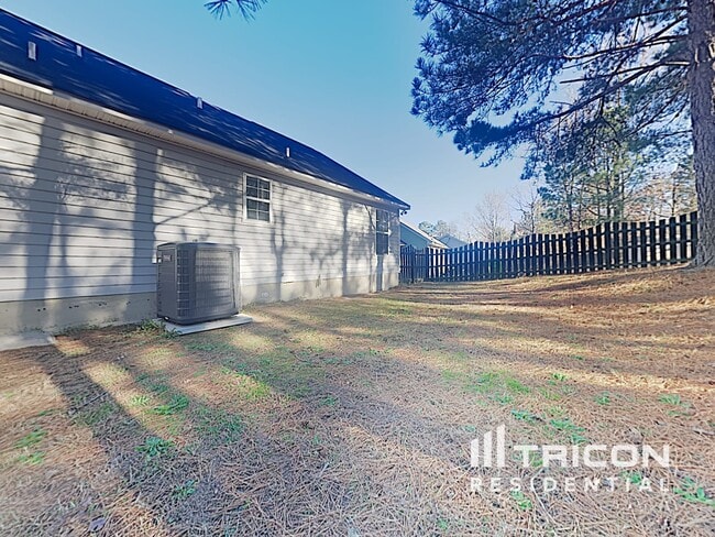 Building Photo - 205 Stockland Rd