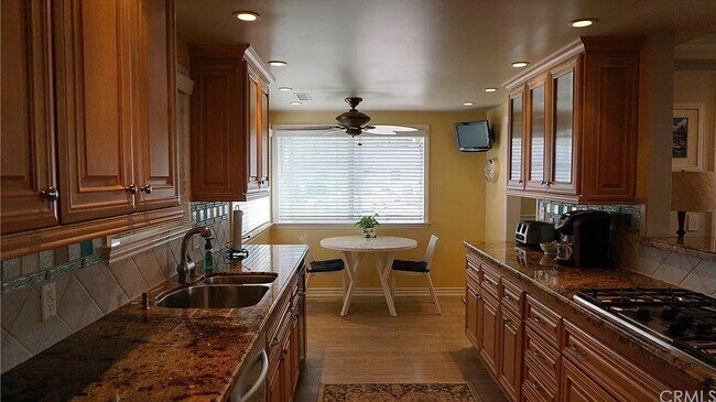 Building Photo - 126 E Arthur Ave