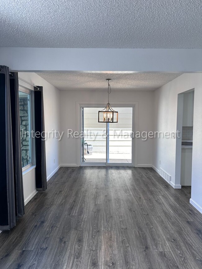 Building Photo - 3860 S Atchison Way
