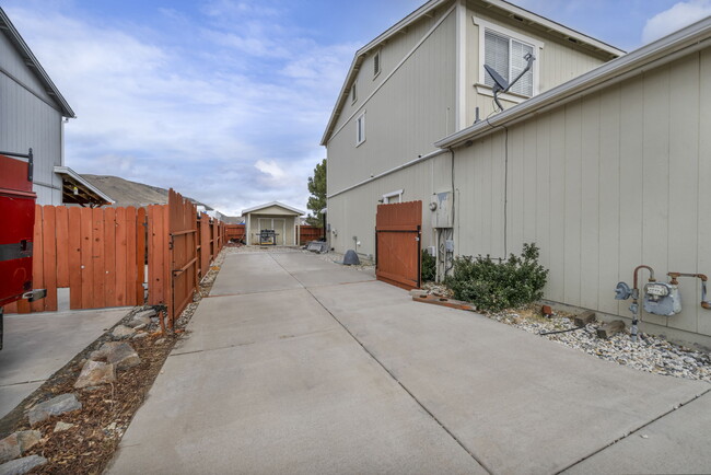 Building Photo - 17795 Oakview Ct