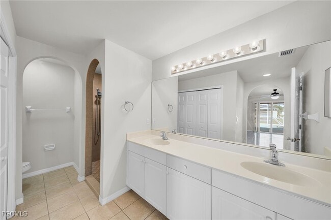 Building Photo - 1205 SW 14th Terrace