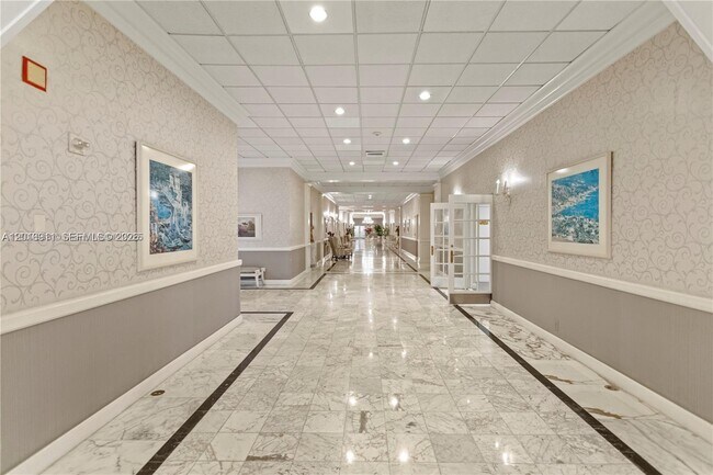 Building Photo - 3800 S Ocean Dr