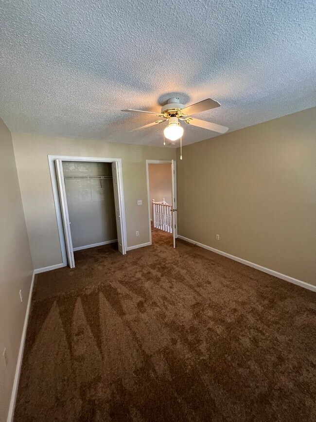 Building Photo - 176 Woodmere Dr