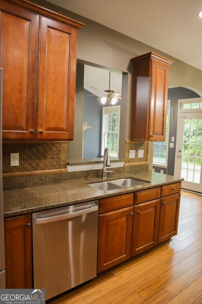 Building Photo - 1526 Lechemin Dr