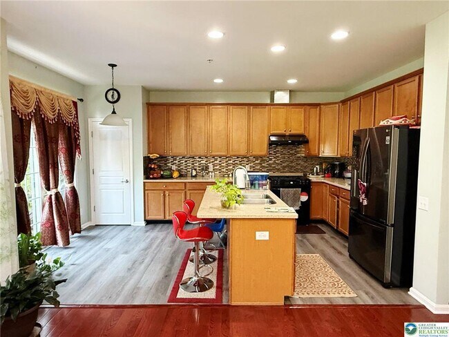 Building Photo - 8668 Mayfair Ct