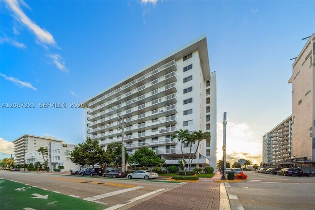 Building Photo - 401 Ocean 318