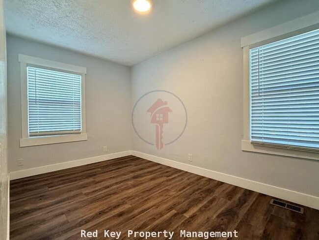 Building Photo - 3150 W Duplex