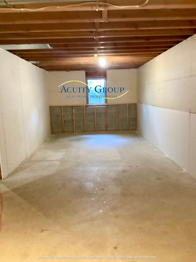 Building Photo - 3BR, 1BA Rambler