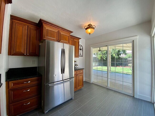 Building Photo - Charming 3 Bedroom in Historical Tower District