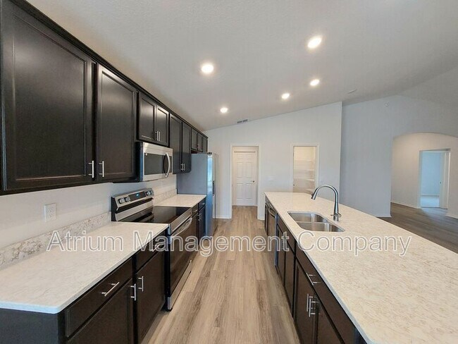 Building Photo - 1234 Cascade Dr