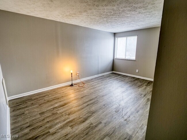 Building Photo - 4383 Inner Cir Dr