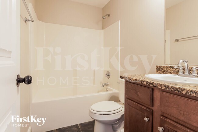 Building Photo - 5179 Meadow Lake Cir