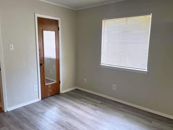 Building Photo - 806 Phillips Dr