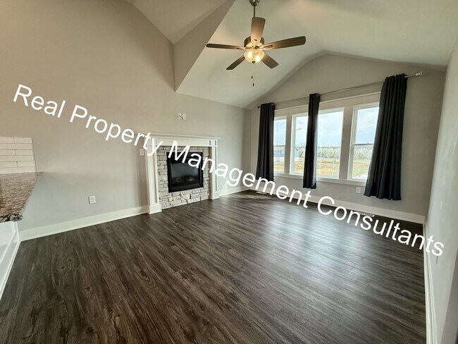 Building Photo - $500 off Move In Special on 4-bedroom, 3-b...
