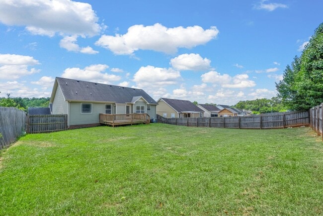 Building Photo - Large home ready for you to call home today!