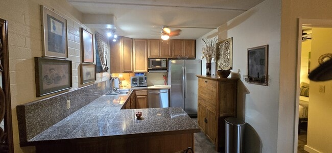 Building Photo - 42 Wainaku St