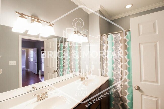 Building Photo - 3305 Grassy Pointe Ln