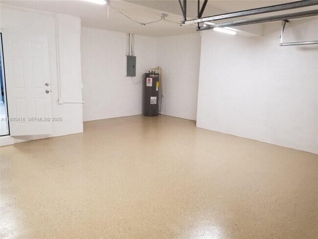 Building Photo - 949 NW 10th St