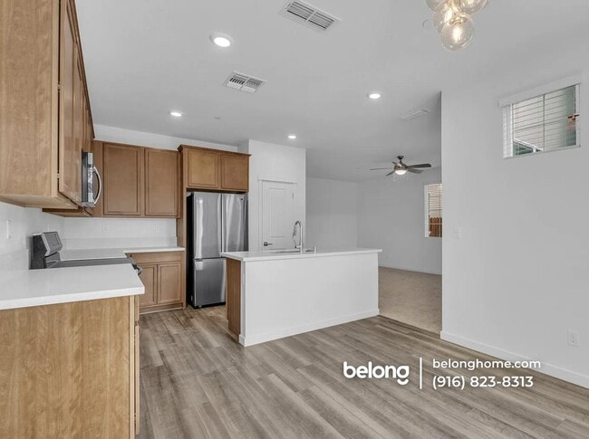 Building Photo - 305 Cinema St