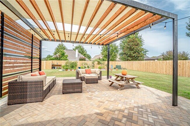 Building Photo - 4313 W Arlington Dr