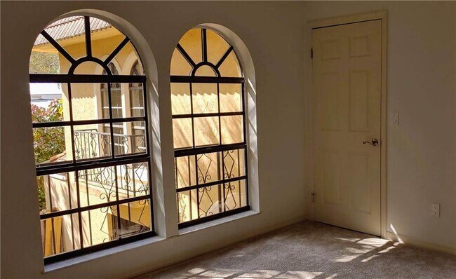 Building Photo - 1001 Royal Palm Blvd