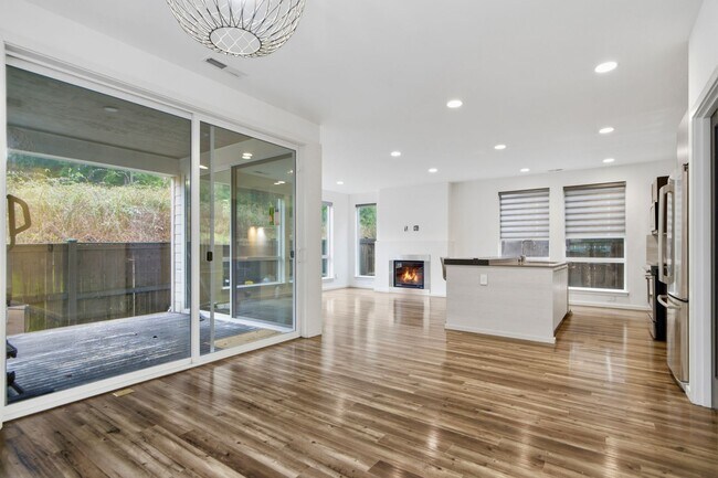 Building Photo - 17129 42nd Dr SE