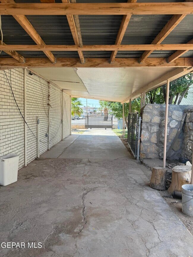 Building Photo - 7289 Mimosa Ave