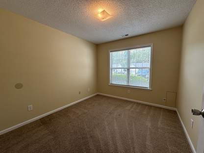Building Photo - Charming 3 Bedroom Home with 2 Full Baths -305 Firethorn Ln.