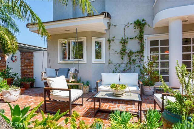 Building Photo - 111 Via Undine