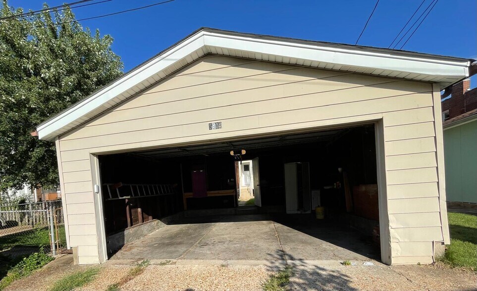 Building Photo - 5909 S Kingshighway Blvd