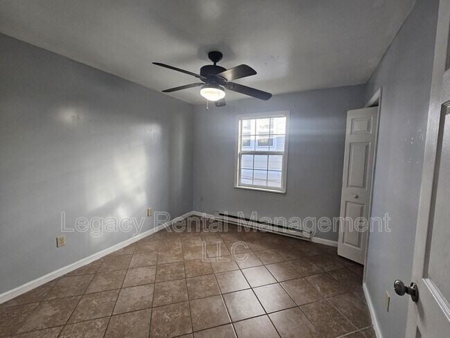 Building Photo - 109 East Blaine Street - 1