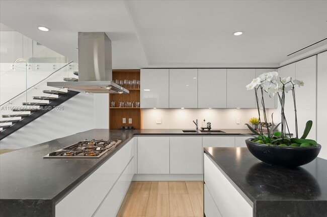 Building Photo - 4701 Meridian Ave